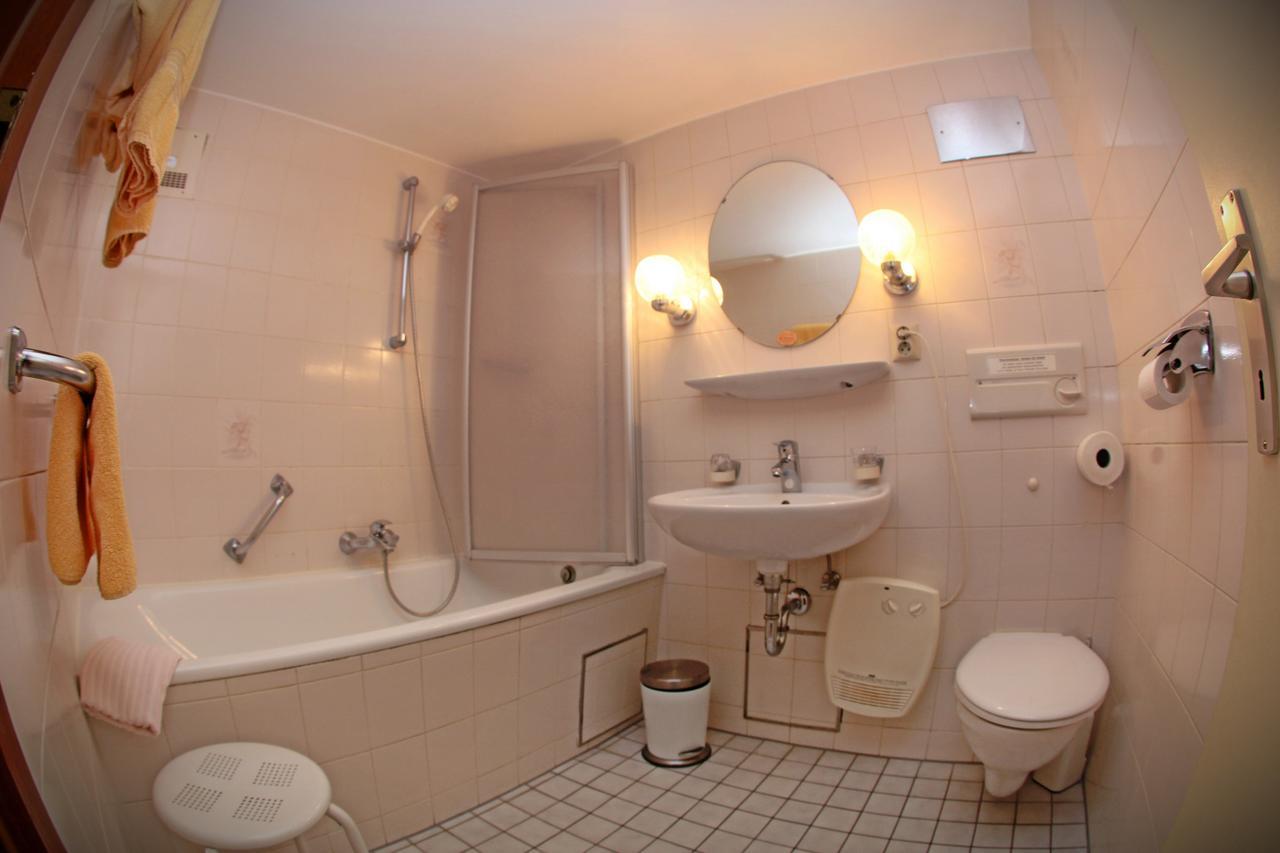 Zum Lowen Hotel ヴァイターシュタット エクステリア 写真