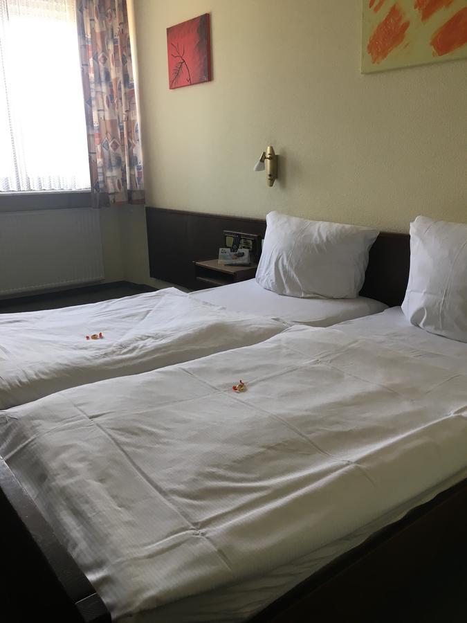 Zum Lowen Hotel ヴァイターシュタット エクステリア 写真
